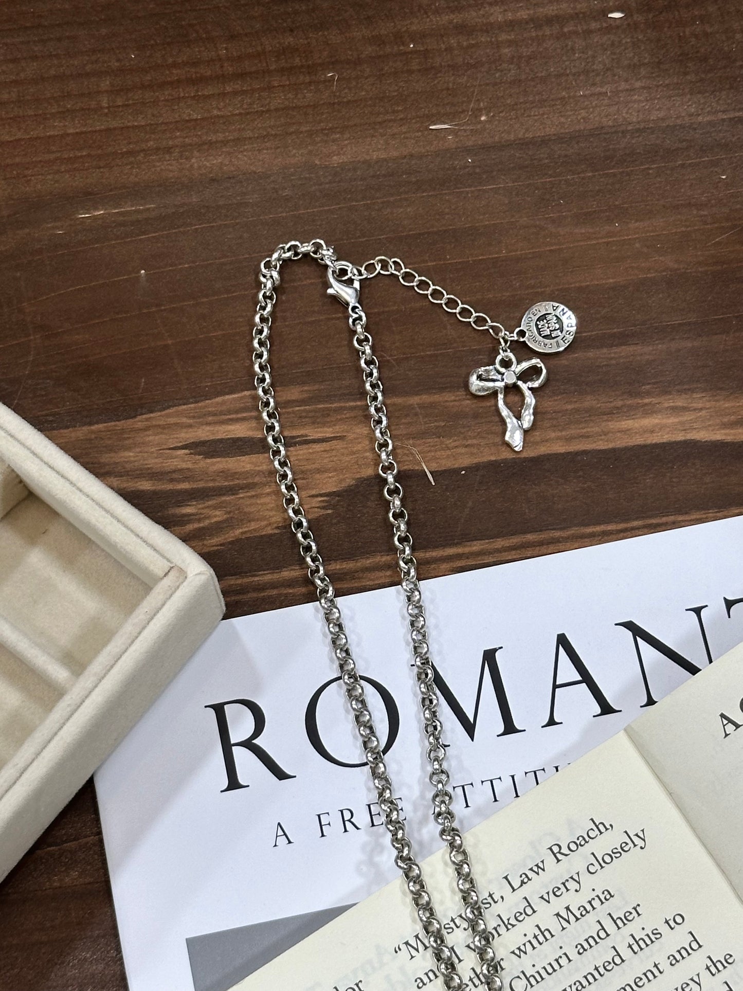 Otro Accesorio 西班牙手工飾物 - Flat Big Bow Necklace