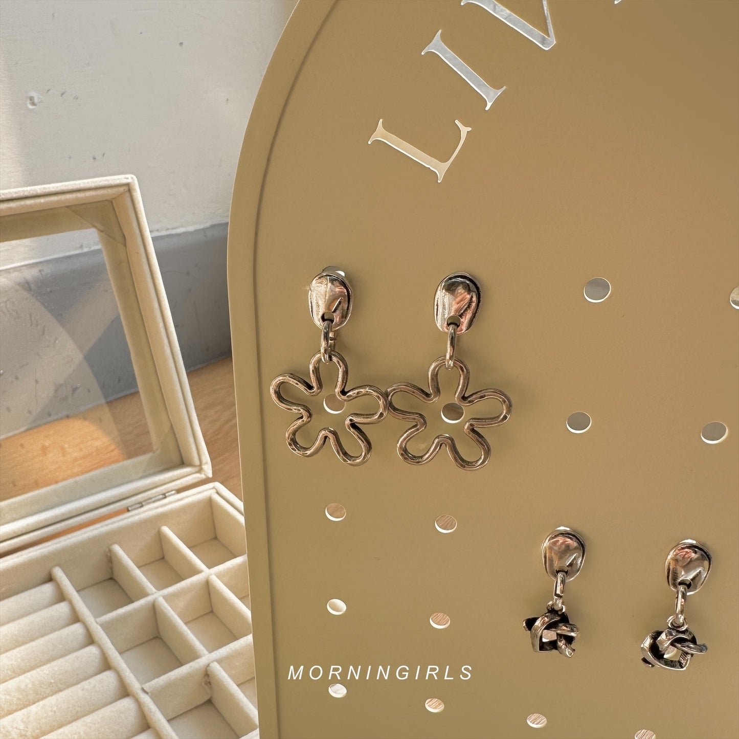 Otro Accesorio 西班牙手工飾物 - Hollow Flower Earrings 空心花花