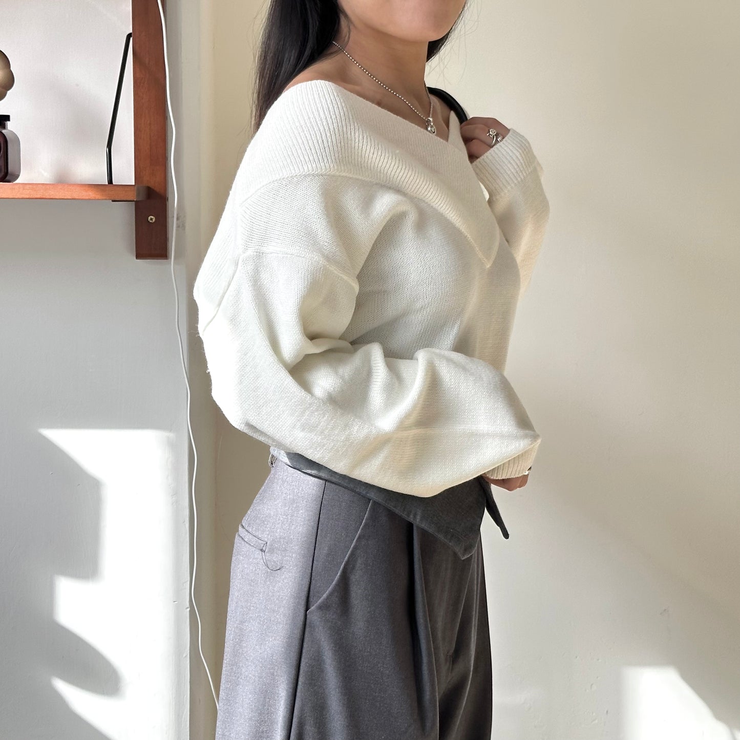 大V領薄針織寬鬆上衣