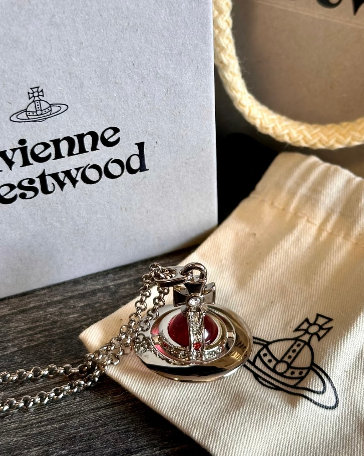 Vivienne Westwood ORB Pendant Crystal Necklace 紅色