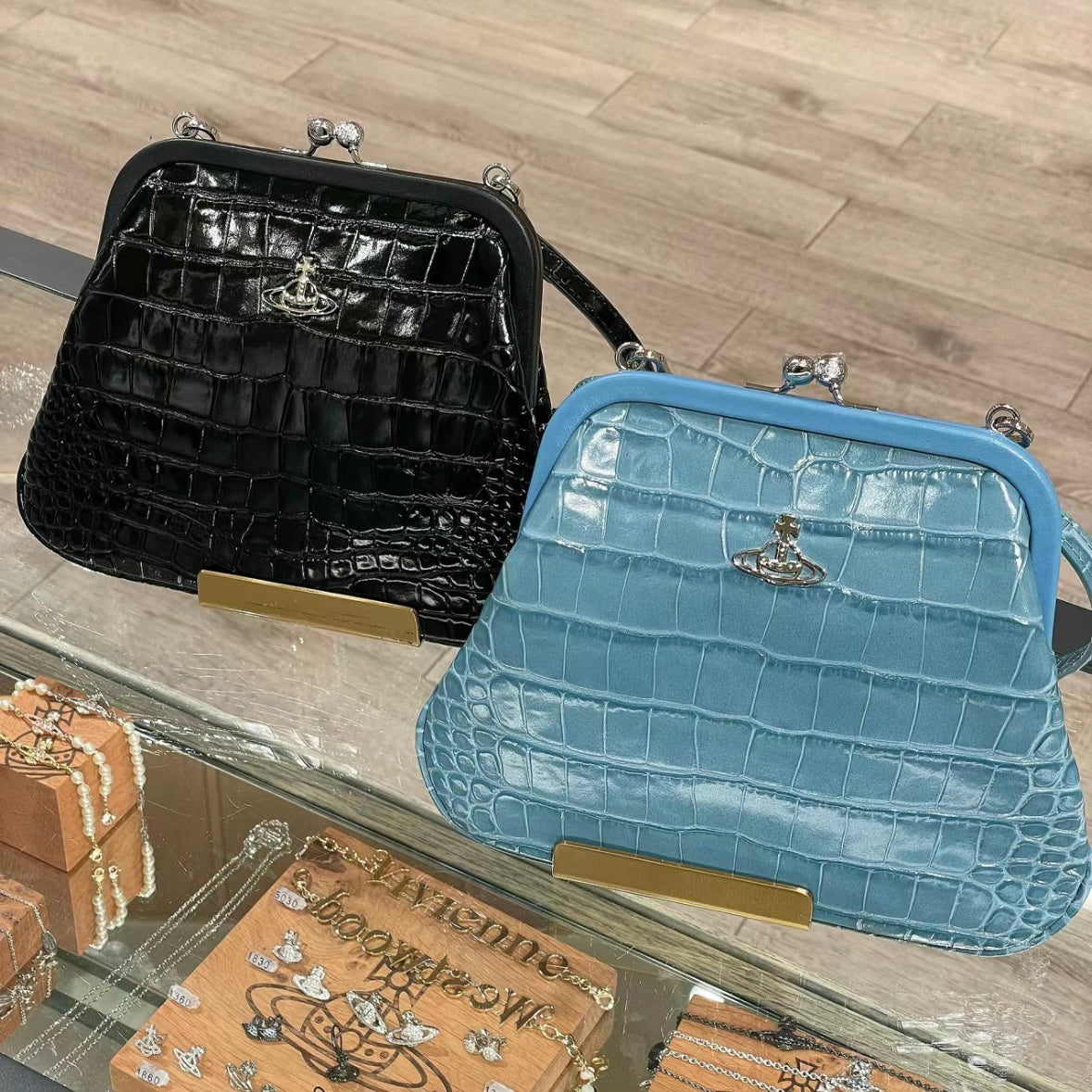 Vivienne Westwood Vivienne's Clutch Bag 黑色鱷魚皮