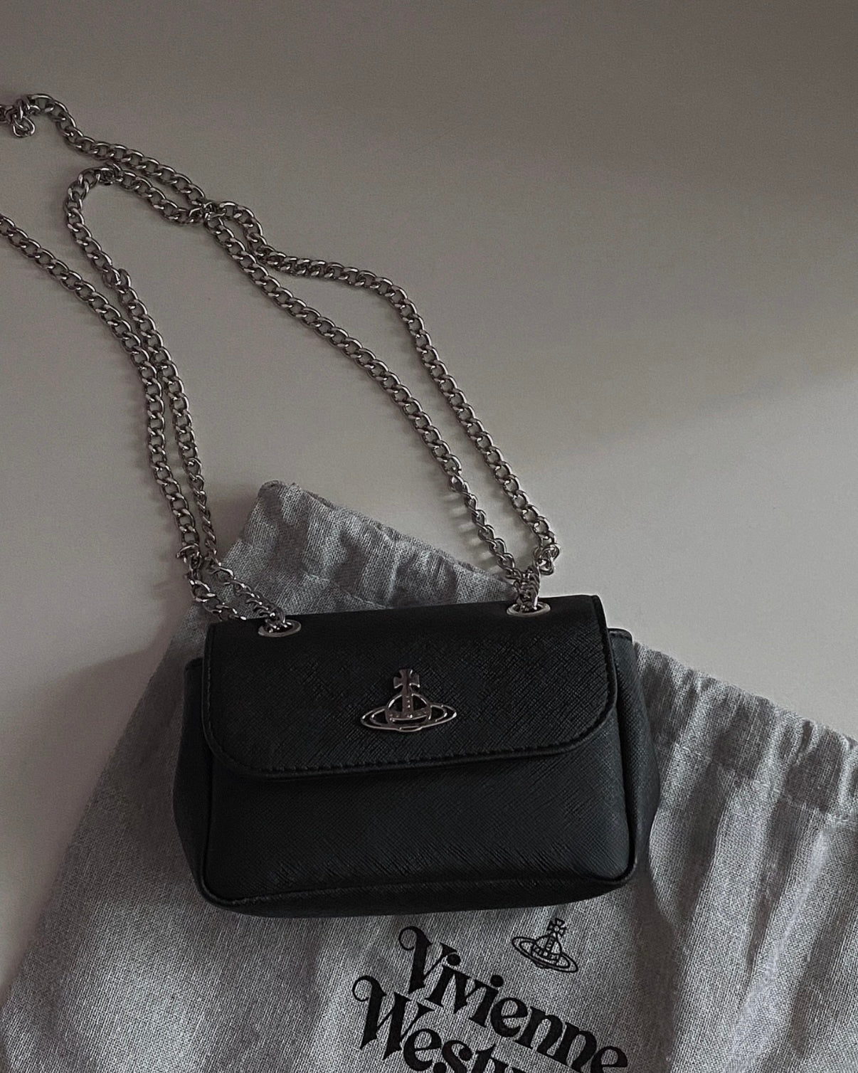 Vivienne Westwood Small Derby Bag with Chain 經典黑色十字紋［情人節早鳥優惠48折購入］