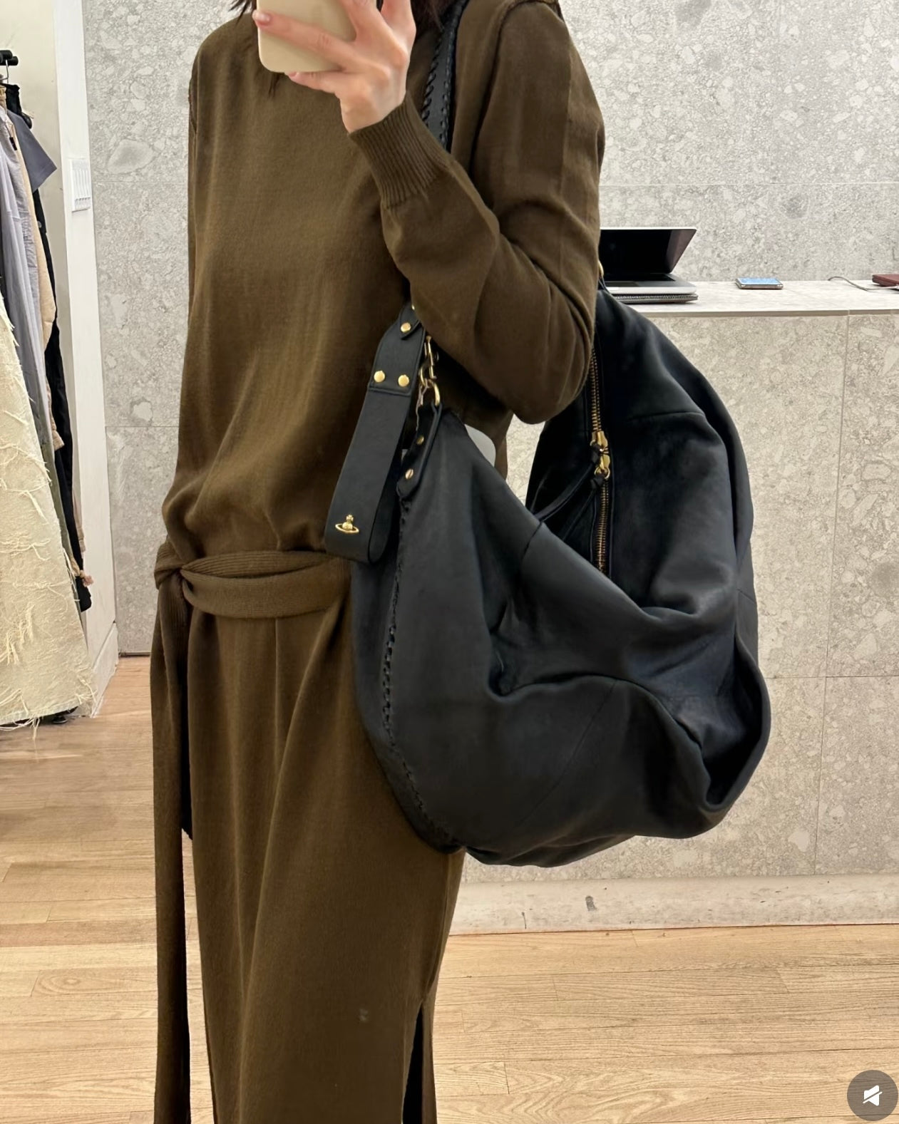 Vivienne Westwood Agnes Shoulder Bag 100%全牛皮超美牛角包［大推薦必入手Lemaire平替版 舊版金扣限時大折扣中!］