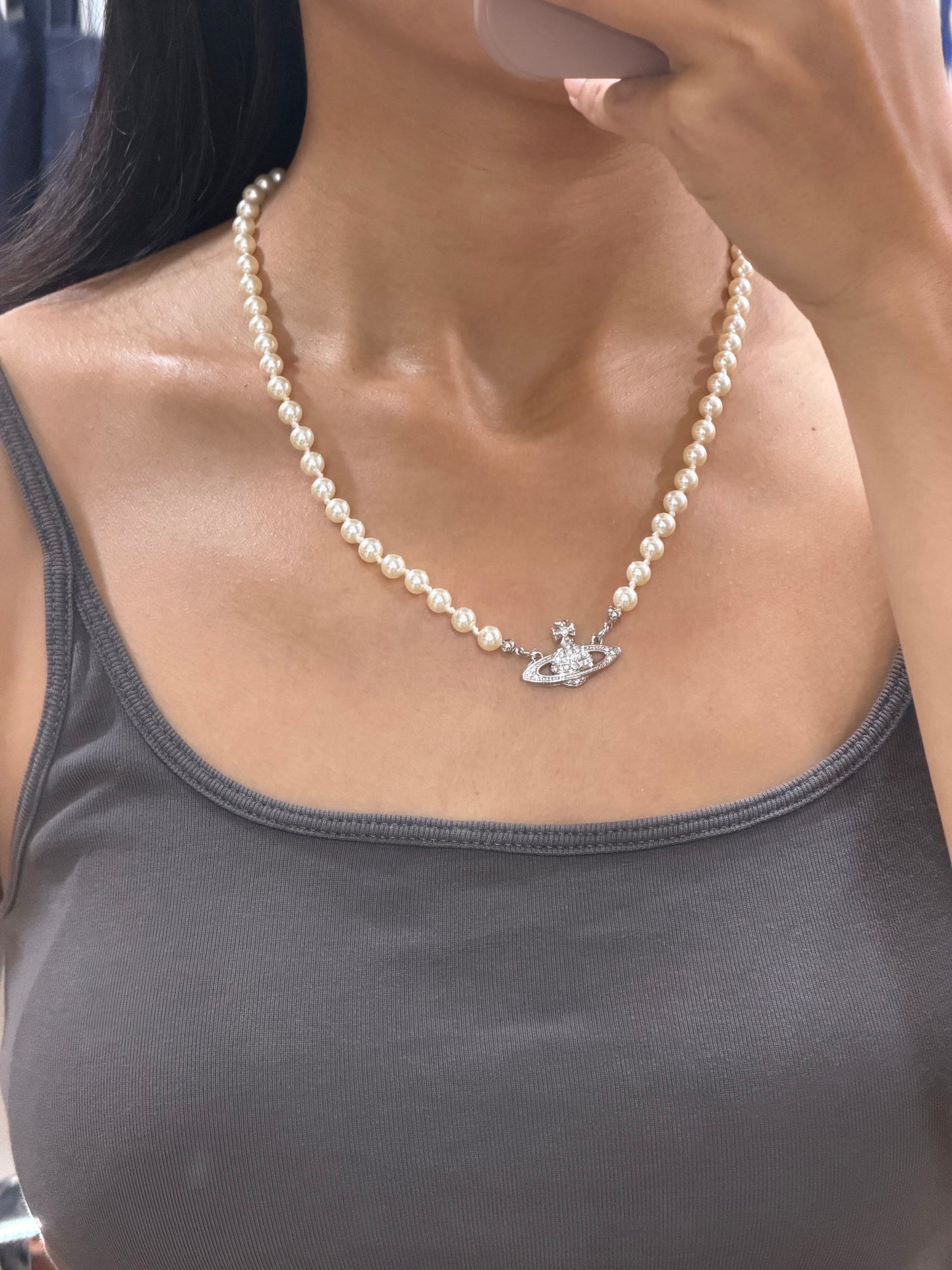 Vivienne Westwood Mini Bas Relief Pearl Choker Necklace [全現貨發售中!]