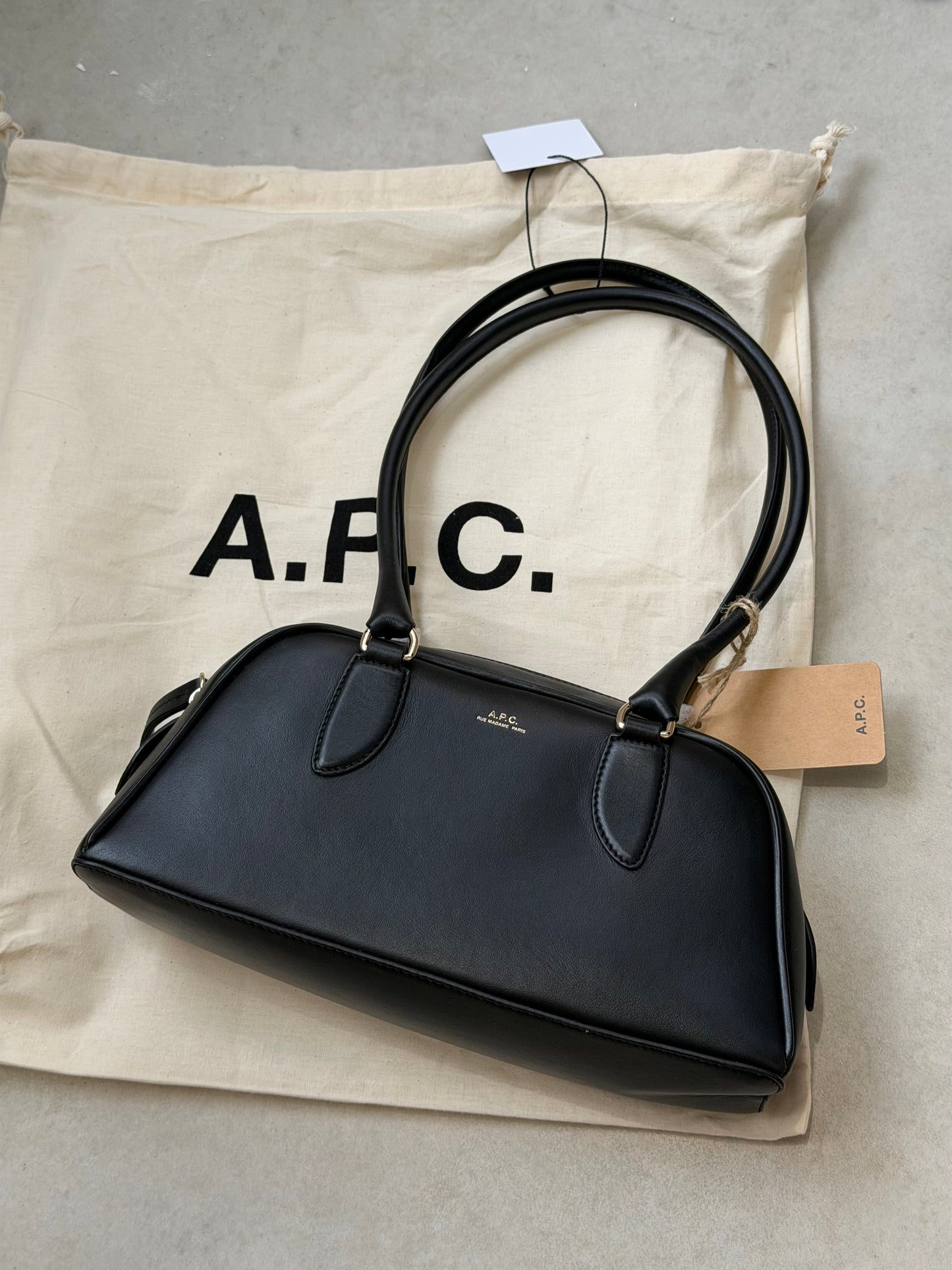 A.P.C. Paloma shoulder bag  [2026最新簡約法式法棍袋 大容量]