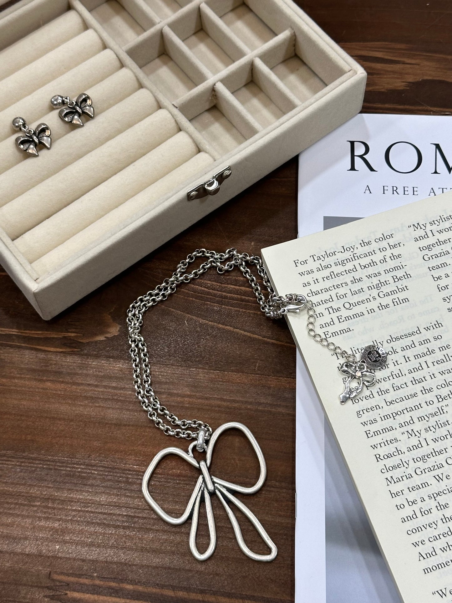 Otro Accesorio 西班牙手工飾物 - Flat Big Bow Necklace