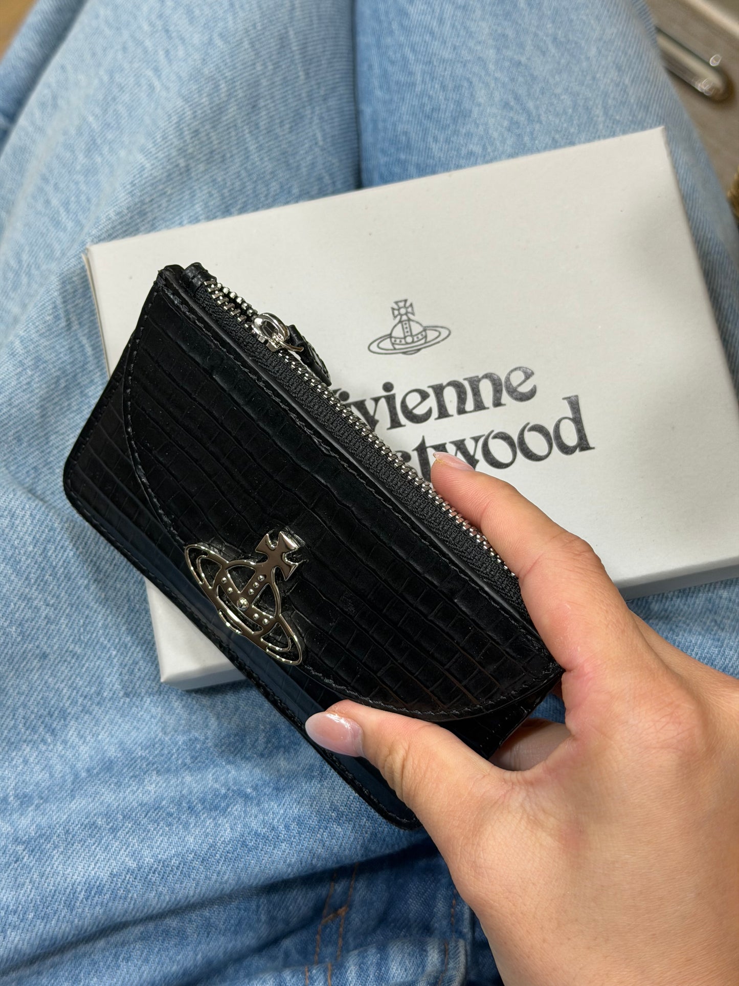 Vivienne Westwood 半月 Slim Long Cardholder 細格鱷魚皮