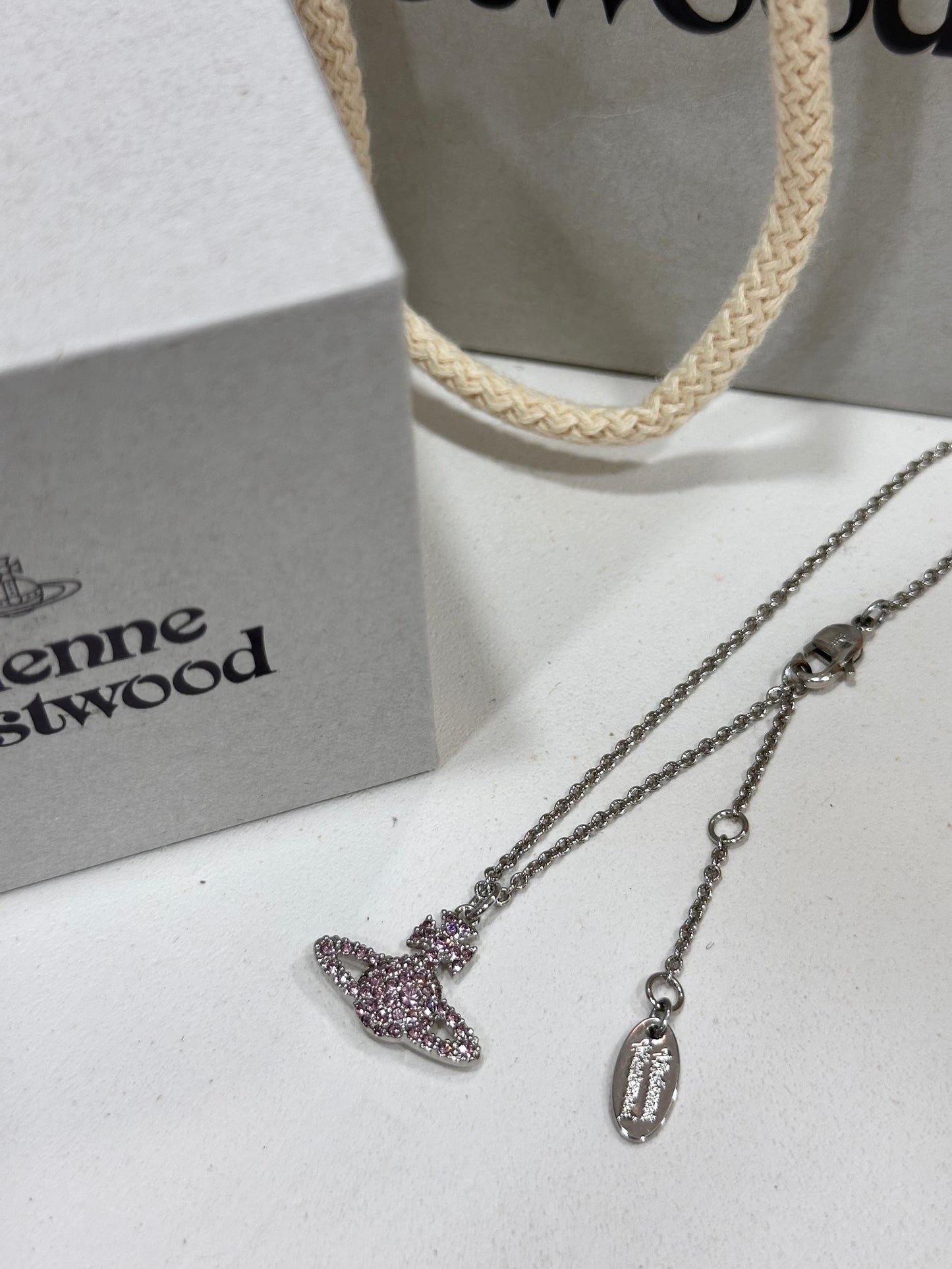 Vivienne Westwood Grace Bas Relief Pendant Necklace 全粉紅閃鑽土星 儀式感人士之選 [最新上架! 超限量現貨!]