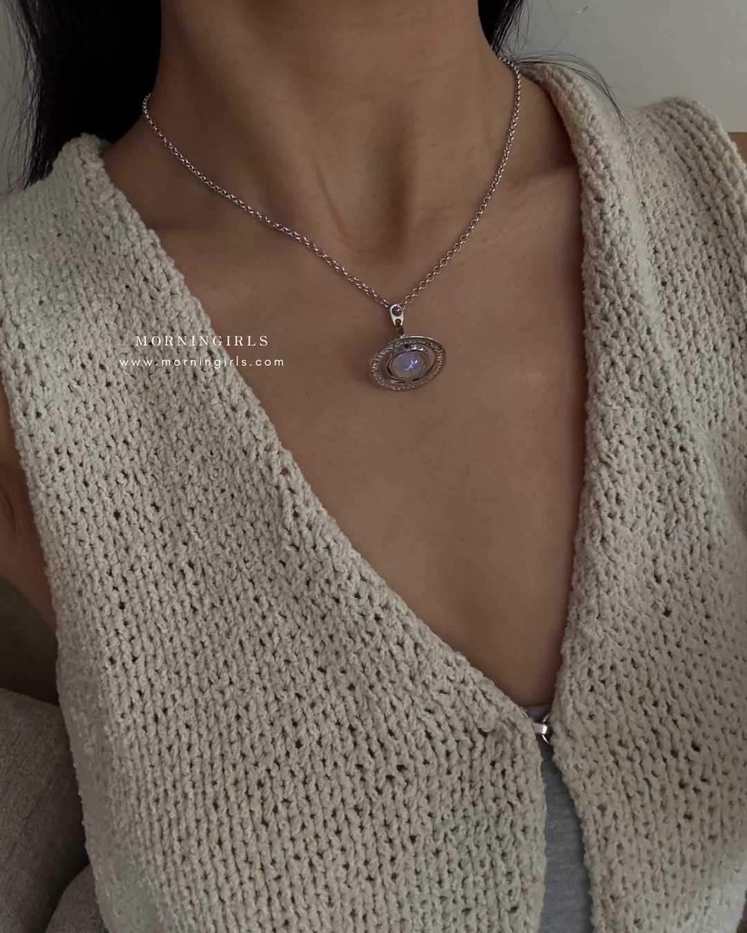 Vivienne Westwood ORB Pendant Crystal 鐳射幻彩限定色 [超限量補貨! 全現貨發售中 機會超難得!]