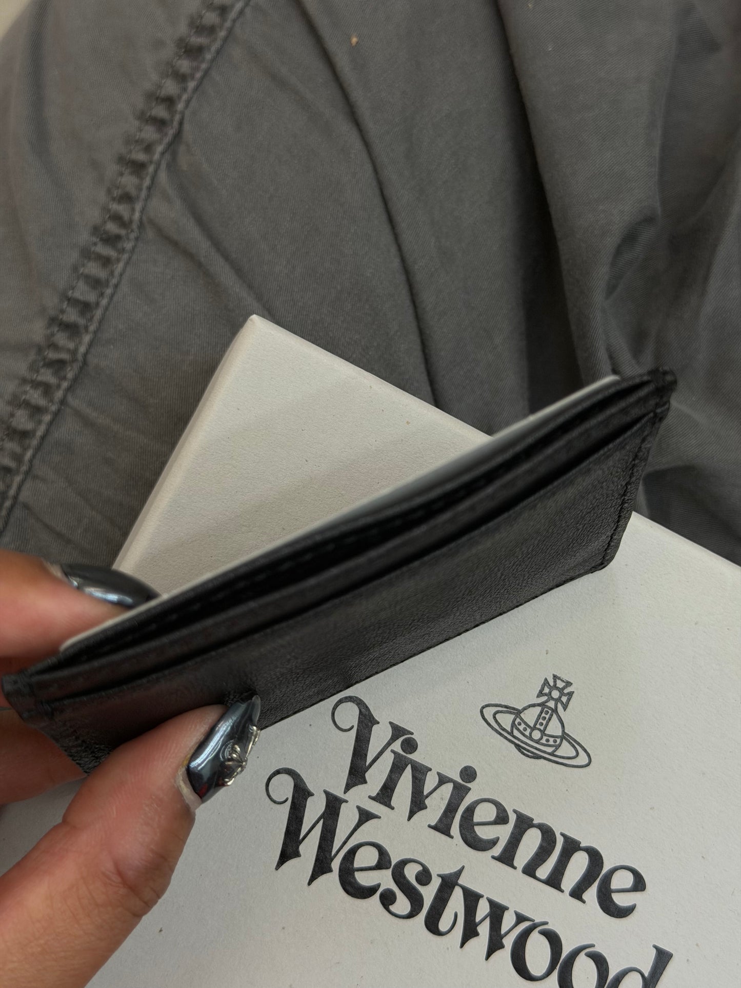 Vivienne Westwood Cardholder 黑銀小牛皮卡套 100%真皮 [手感超好! 最新3D Logo 限量現貨優惠中!]