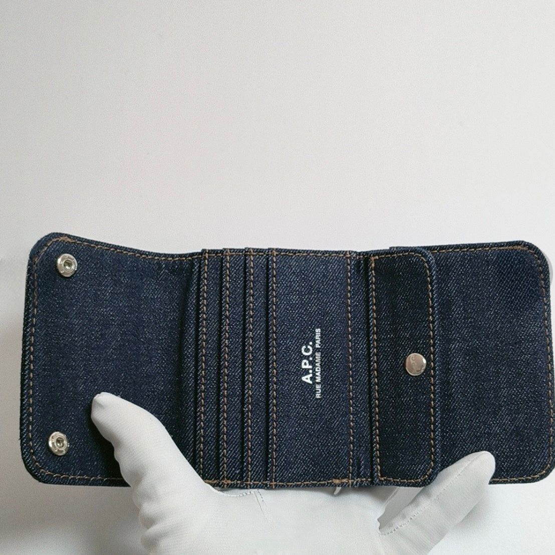 A.P.C. Denim Trifold Wallet [法式簡約牛仔銀包新品優惠中👖]