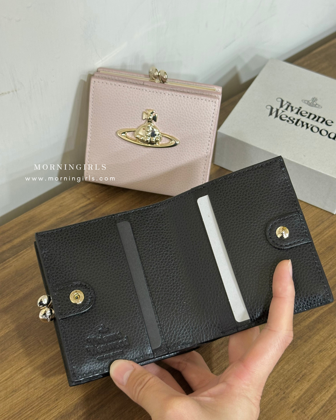 Vivienne Westwood 日本限定2025最新軟身荔枝皮 最推薦正方形小銀包 [專櫃已加價! 最後小量舊價現貨!]