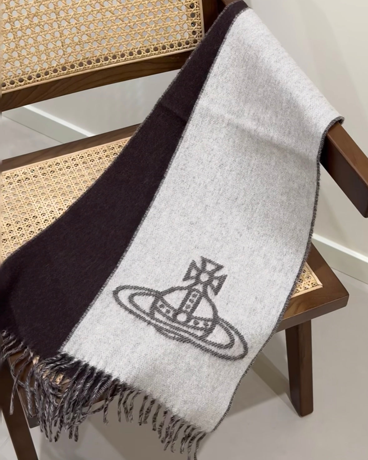 Vivienne Westwood Double ORB Logo Scarf (100% wool) [黑色啡色超熱賣! 日本版 意大利製!]