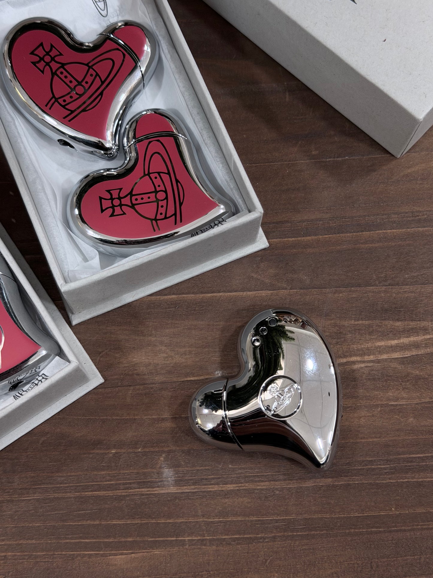 Vivienne Westwood 日本限定金屬鏡面心形打火機 最新限量金銀粉紅配色［限時新品優惠中 9/1晚上準時截單!］