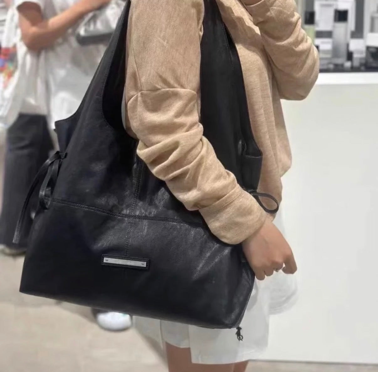 Matin Kim Side String Leather Big Shoulder Bag 最新韓國選物🇰🇷復古蝴蝶結單肩大袋 [超熱賣極難補貨 街頭隨性風袋款］
