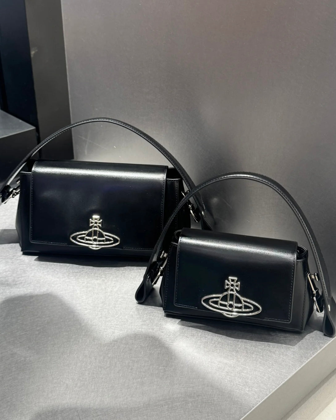 Vivienne Westwood Hazel Handbag SS25春季最新啞黑色 100%小牛皮