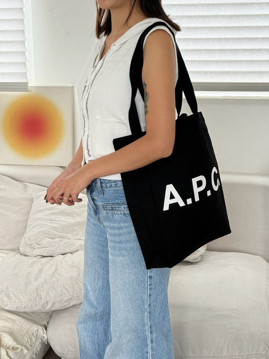 A.P.C. Lou Tote Bag 黑色帆布［最新上架! 限量現貨優惠中!］