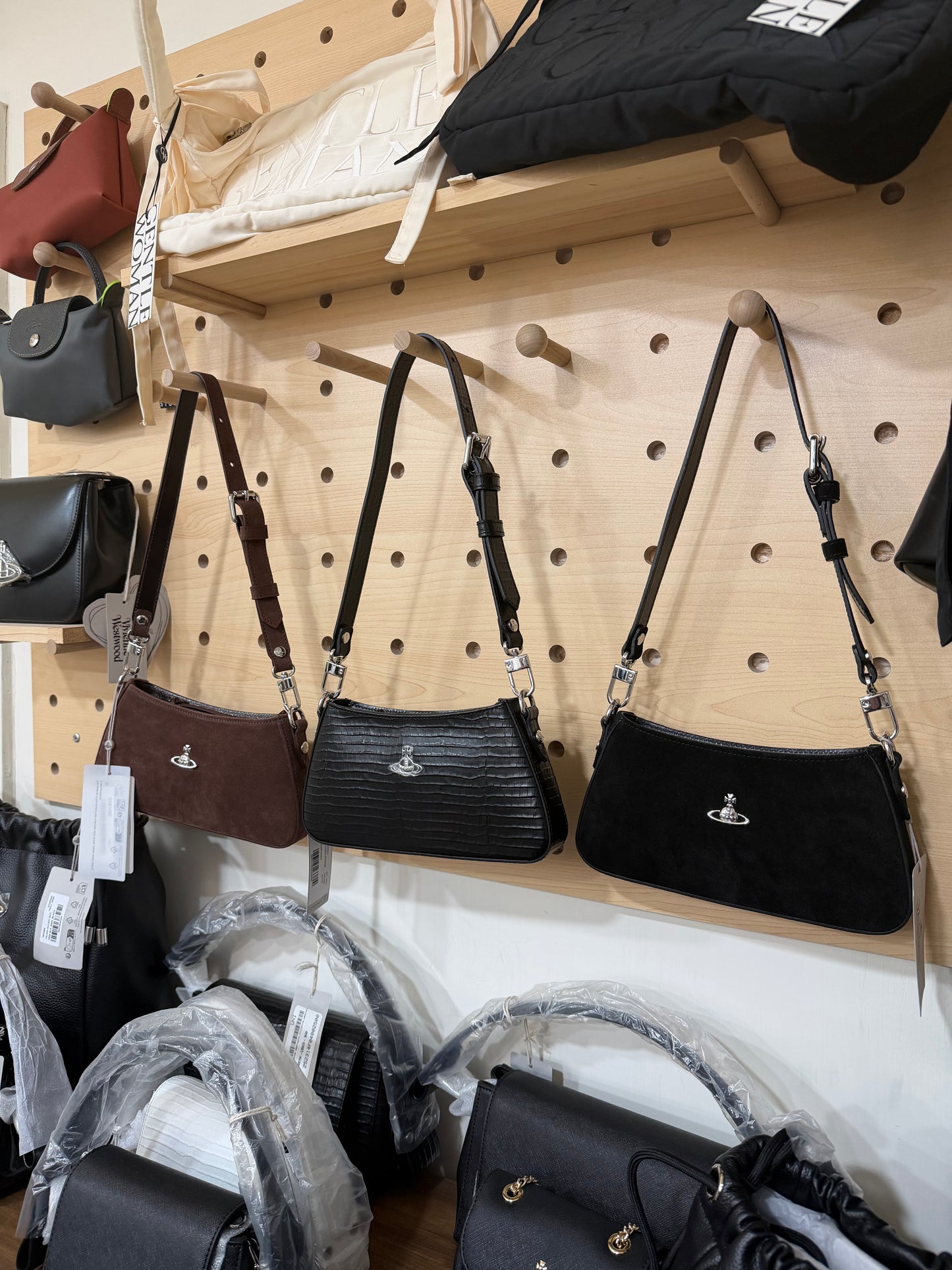 Vivienne Westwood Tasha Shoulder Phone Bag 最新腋下袋 [韓國aespa Winter同款 限量優惠現貨發售中!]