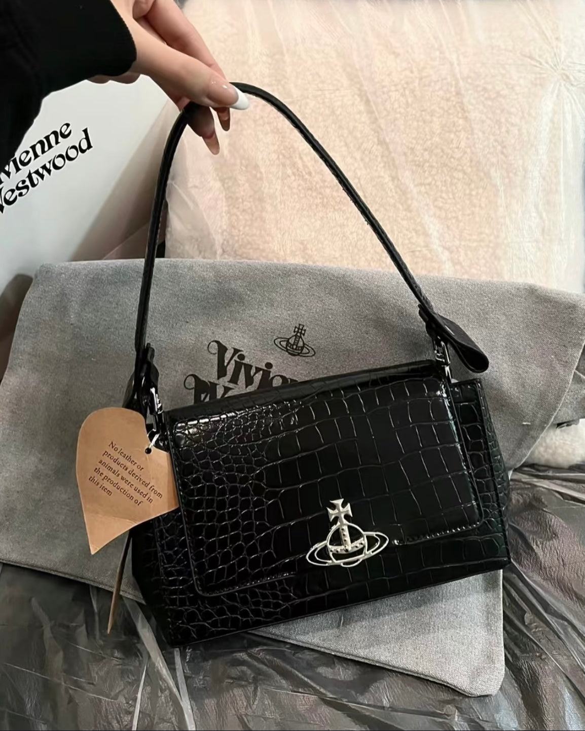 Vivienne Westwood Hazel Handbag 黑色鱷魚皮 [令面大格已停產! 2個size只剩最後微預量訂限額 完售下架轉新版!]