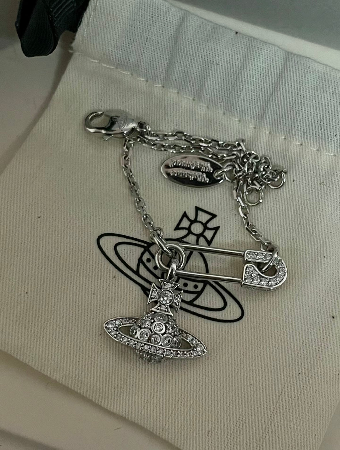 Vivienne Westwood Lucrece Orb Bracelet 扣針閃鑽手鏈🧷