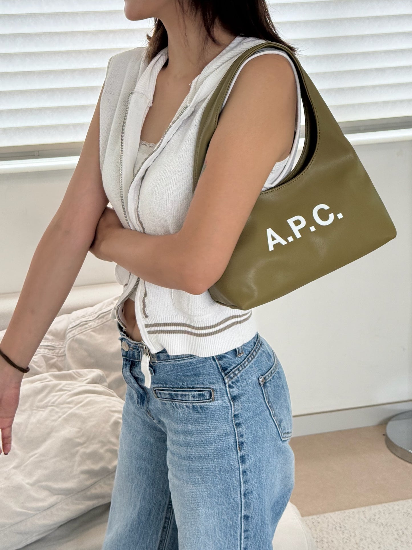 A.P.C. Baby Ninon Shoulder Bag［最新上架! 超可愛腋下袋! 全現貨發售中］