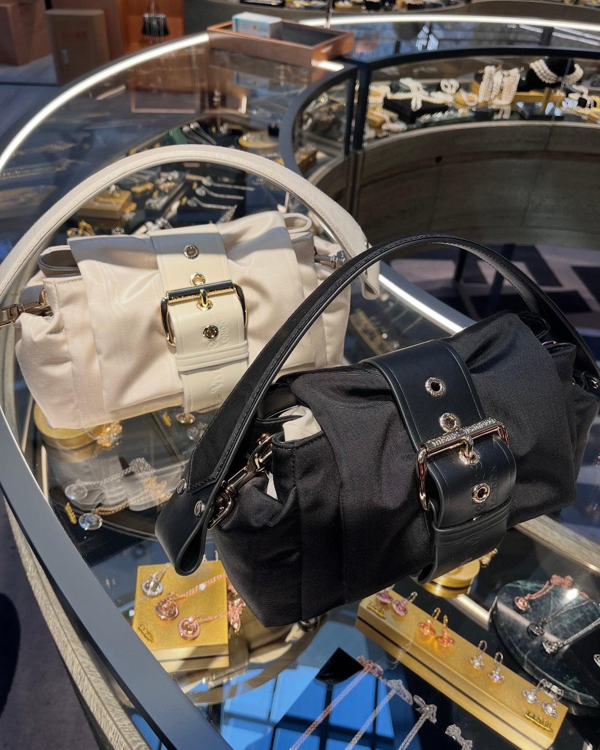 Vivienne Westwood Hazel Treasure Handbag 尼龍金扣腋下袋 [2026最新春夏限定款 不接急單預訂時間較長］