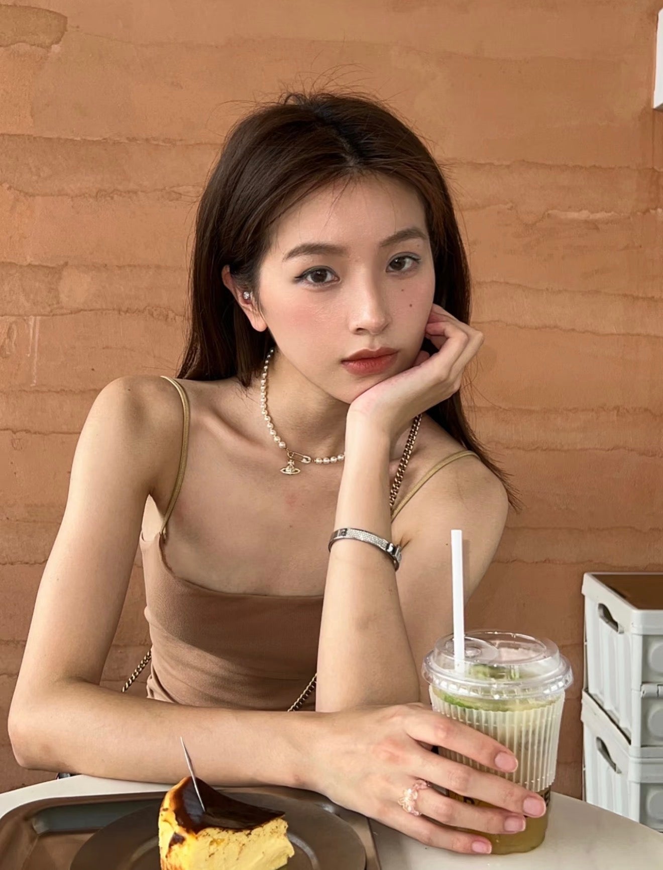 Vivienne Westwood Lucrece Orb Pearl Necklace 珍珠扣針 [最新上架金色限定大折扣 限量現貨回歸! Blackpink Jennie最愛同款]