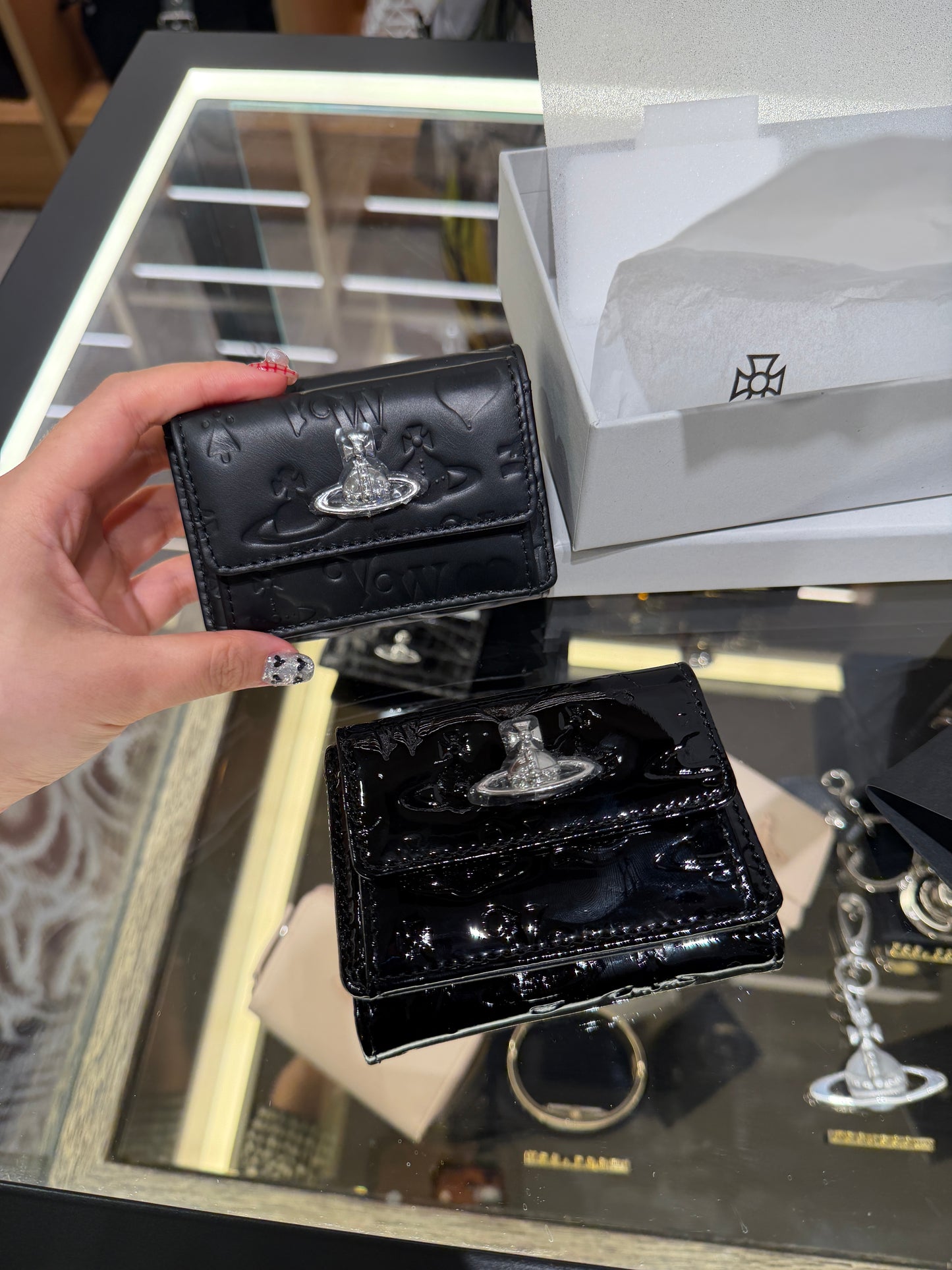 Vivienne Westwood 型格星球壓紋系列 日本限定 [日本直送]