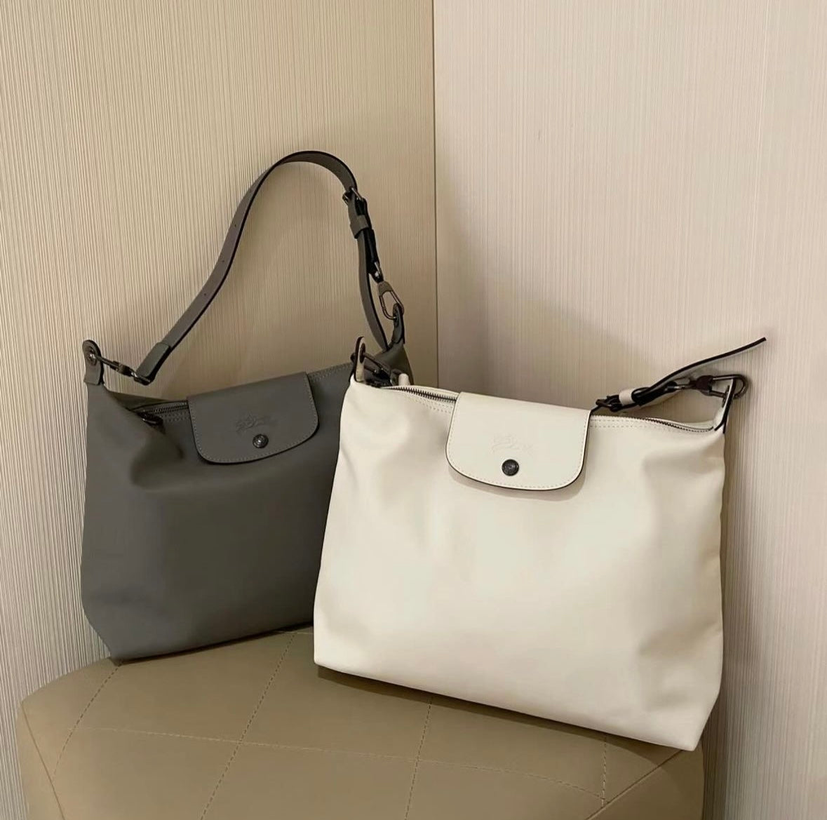LONGCHAMP Le Pliage Xtra M Hobo Bag 超熱賣真皮系列［超人氣黑色大象灰限量現貨優惠中 完售即止!］