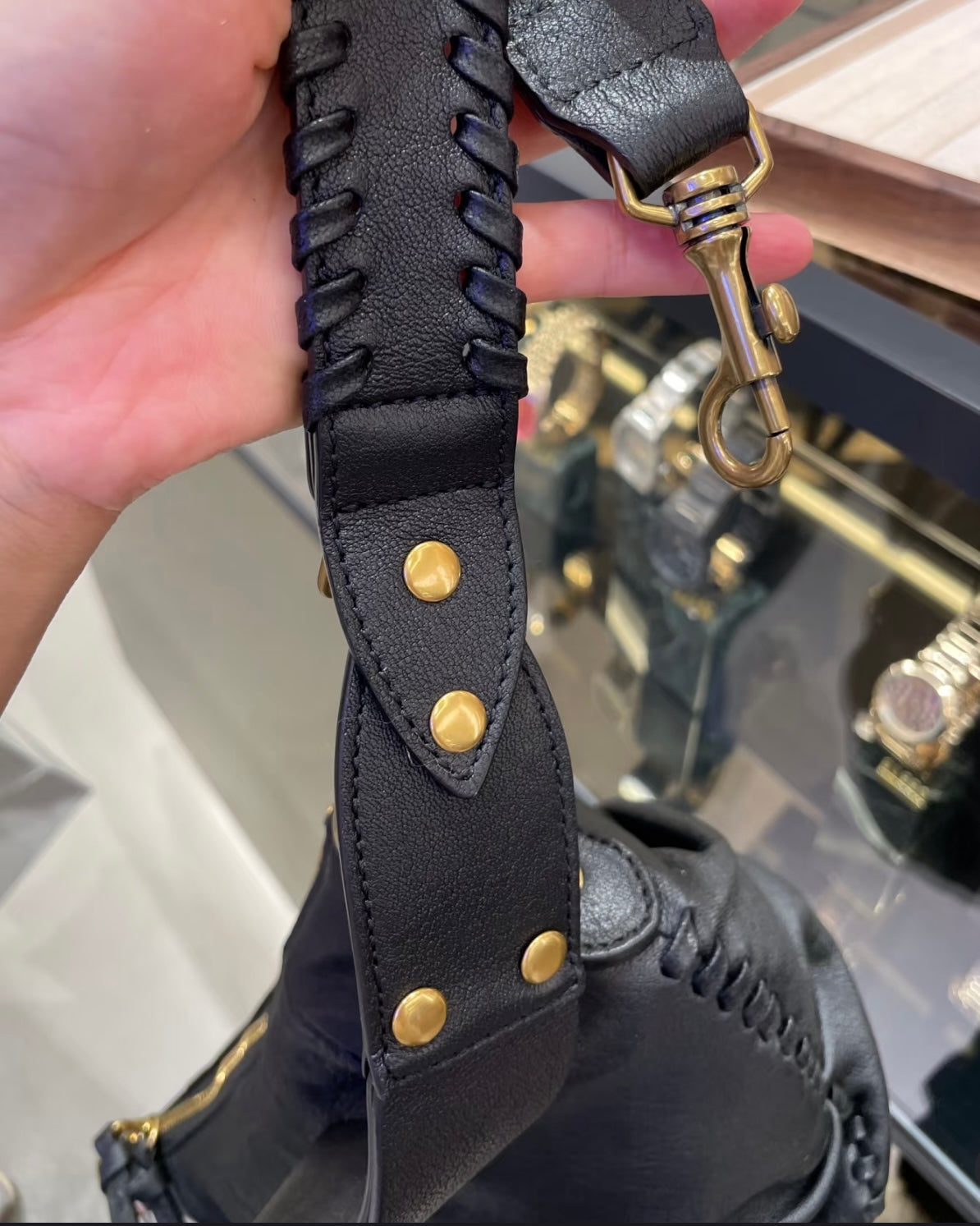 Vivienne Westwood Agnes Shoulder Bag 100%全牛皮超美牛角包［大推薦必入手Lemaire平替版 舊版金扣限時大折扣中!］