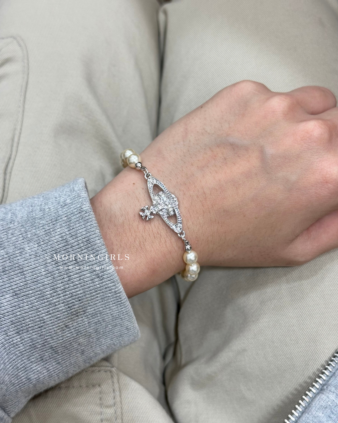 Vivienne Westwood Mini Bas Relief Pearl Bracelet