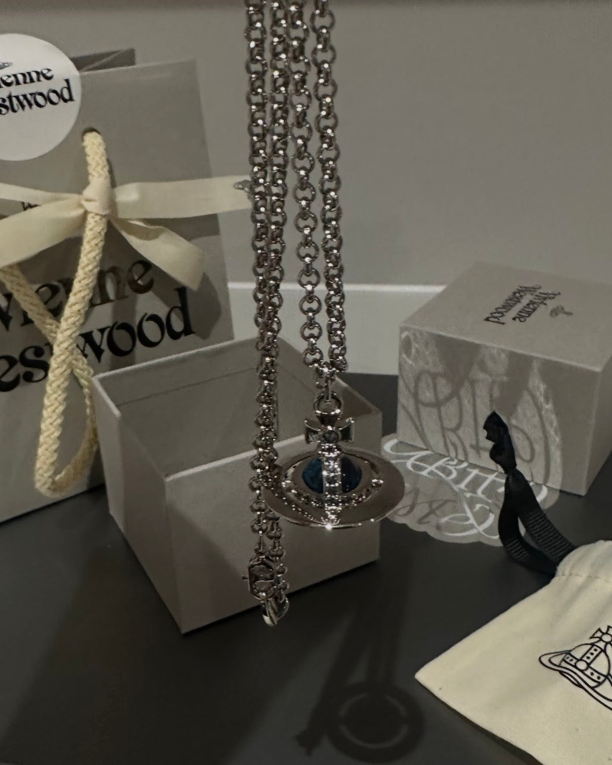 Vivienne Westwood ORB Pendant Crystal Necklace 牛仔藍 [中性款長鏈!]