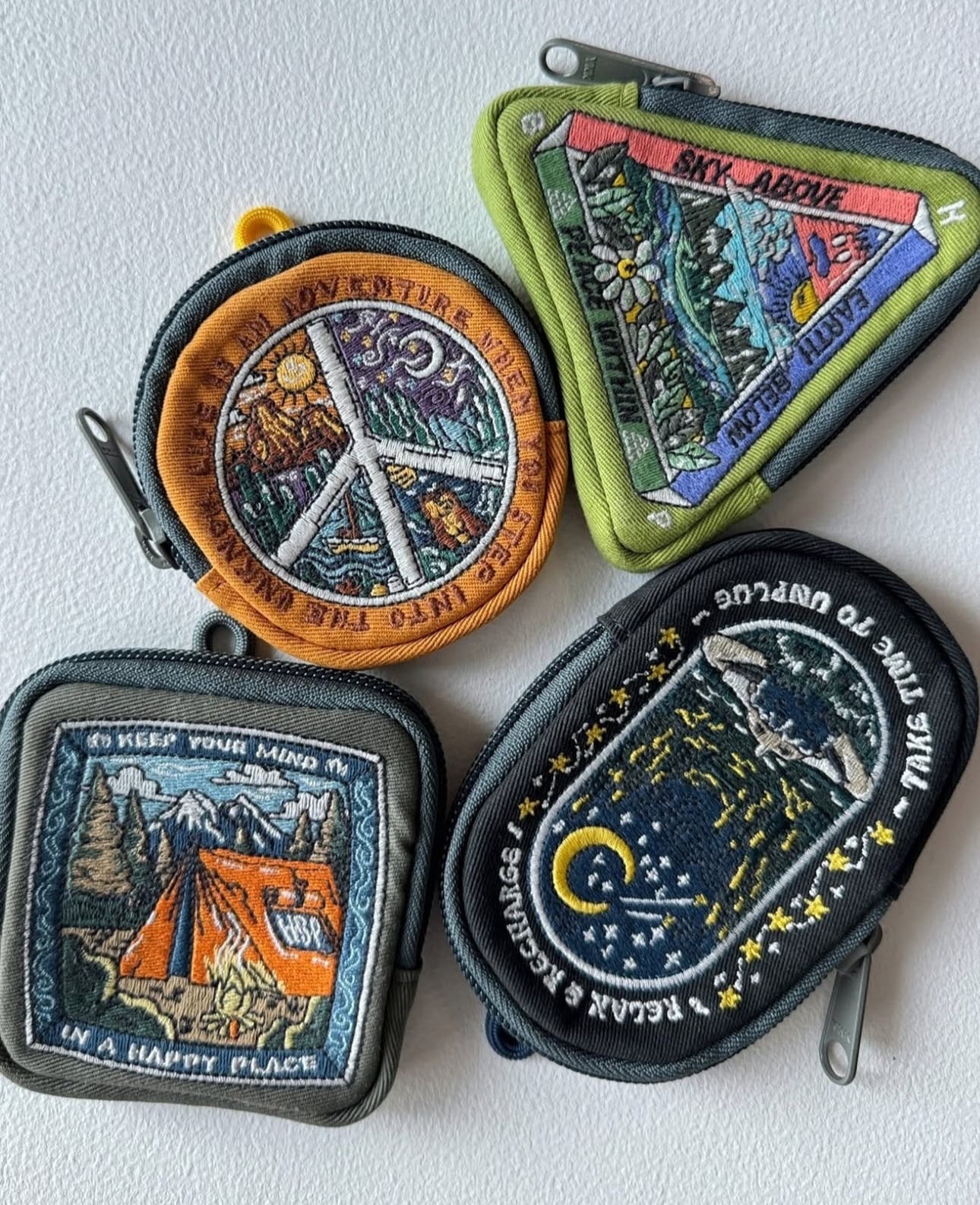 Hamblepie 泰國自家品牌 - Magical Day & Night Little Coins Bag 附送扣［最新上架!］