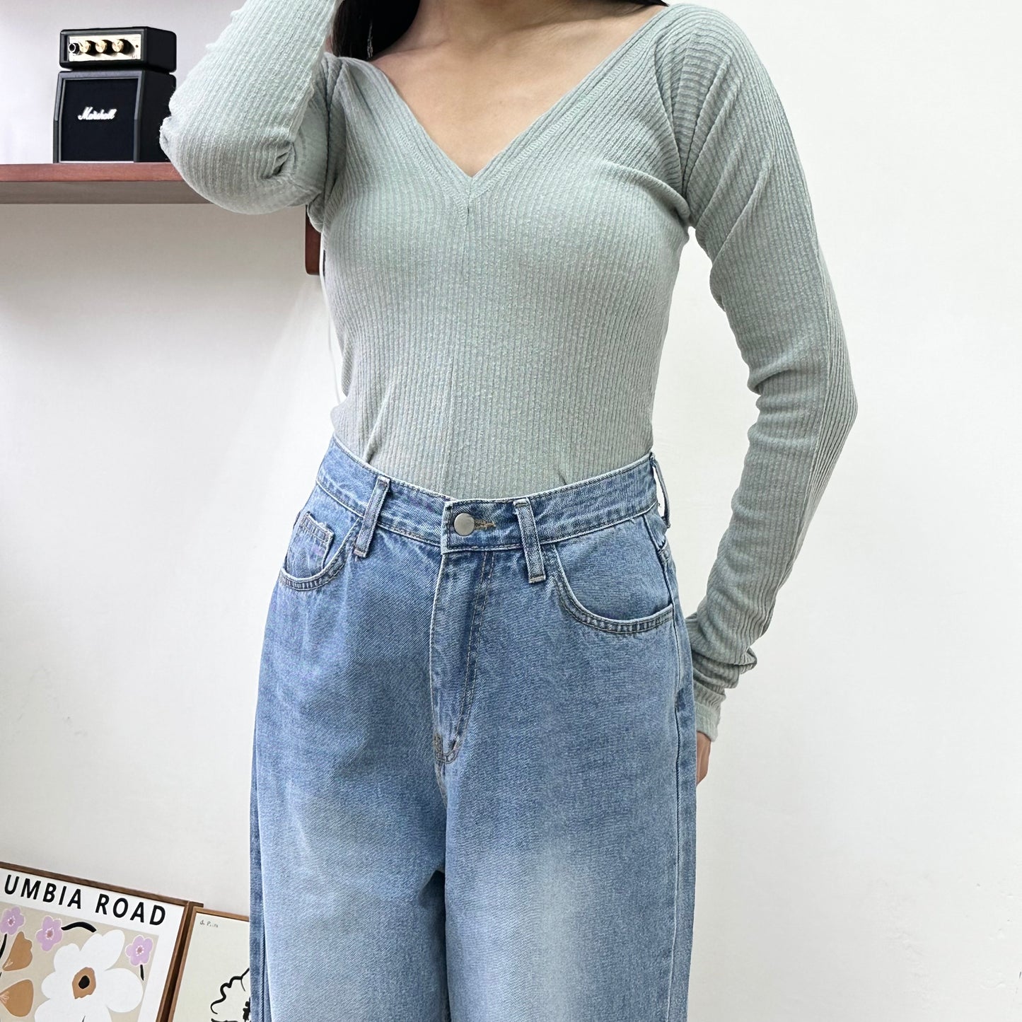 Deep V Off Shoulder Top [門市搬遷清貨限時優惠$99!]