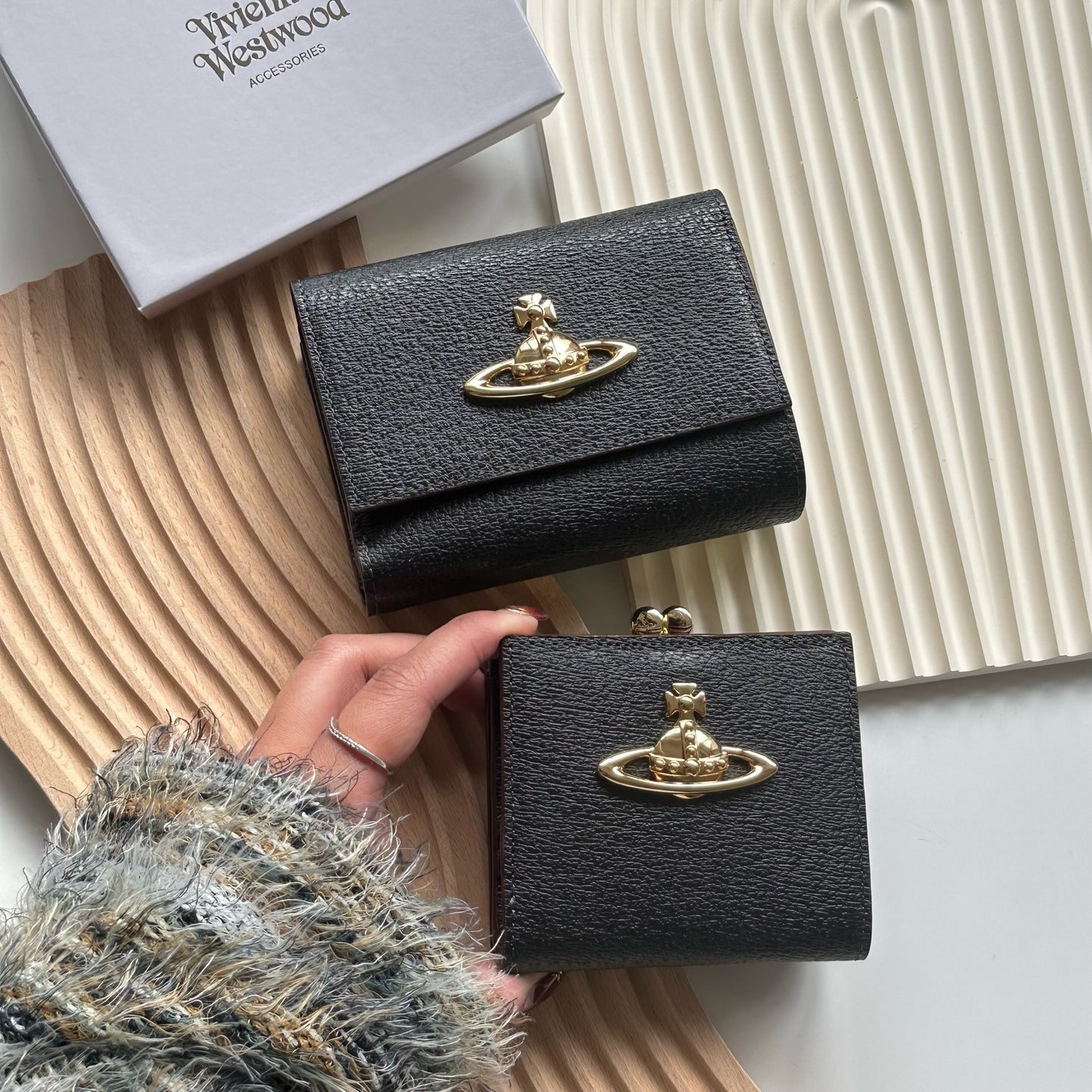 Vivienne Westwood 硬身荔枝皮正方形小銀包 [日本限定已停售絕版款]