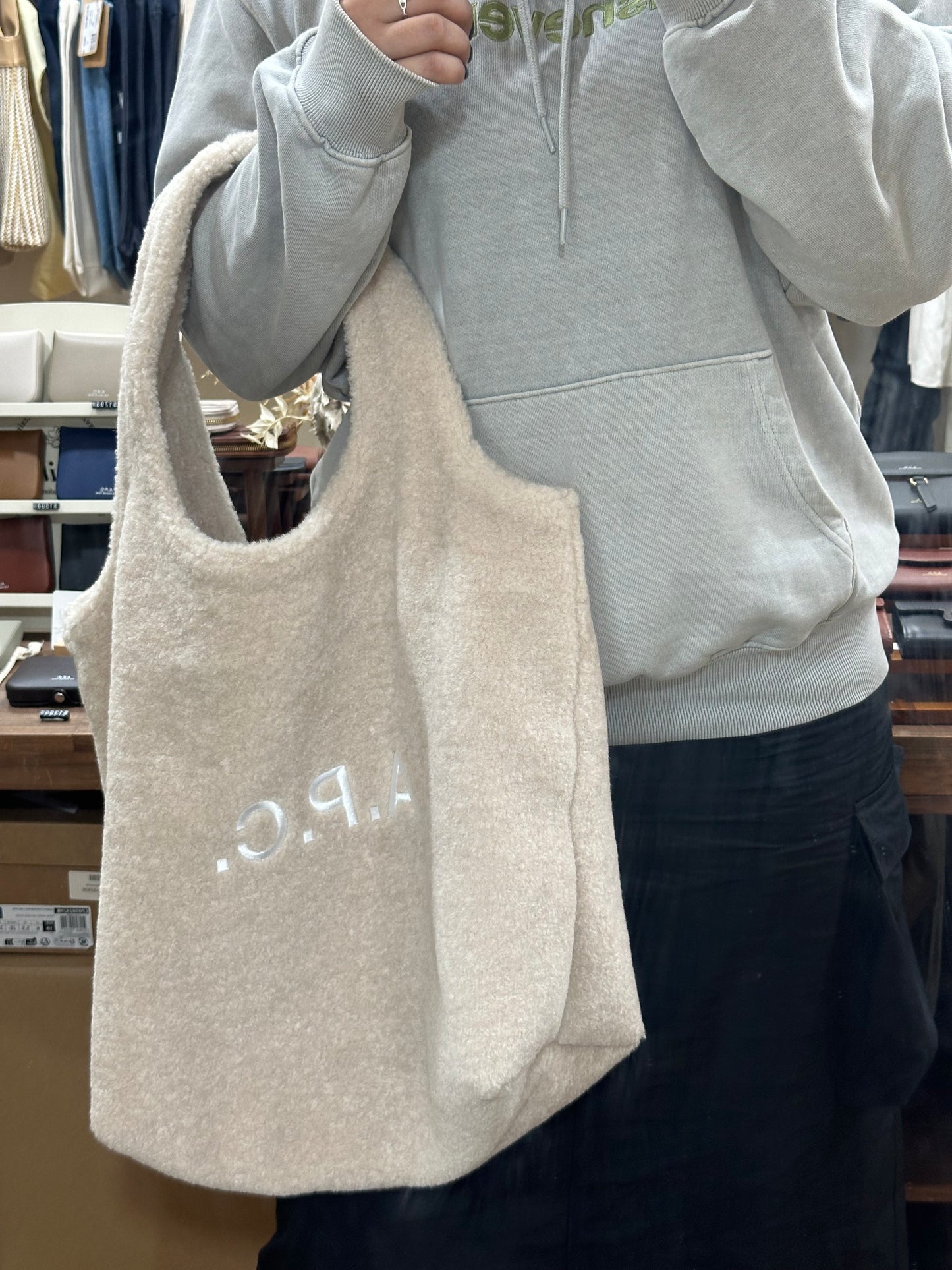 A.P.C. Ninon Tote Bag FLUFFY FUR［FW24最新秋冬毛毛袋!］