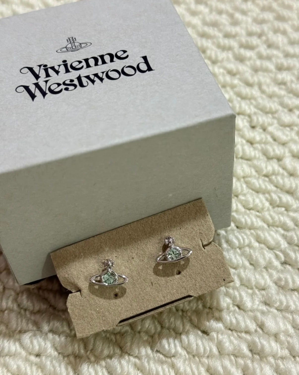 Vivienne Westwood Nano Solitaire Earrings [Cortis同款! 冰川藍優惠中小尺寸可放耳骨]