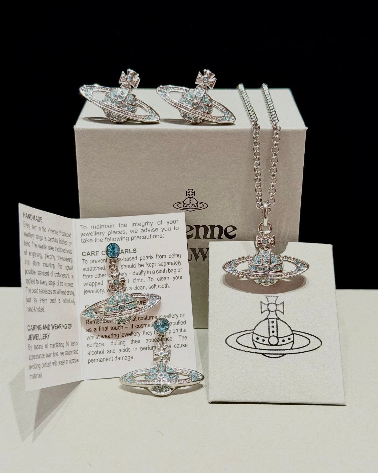 Vivienne Westwood Mini Bas Relief Pendant Necklace 藍鑽全閃石土星 [2026最新限定藍鑽]