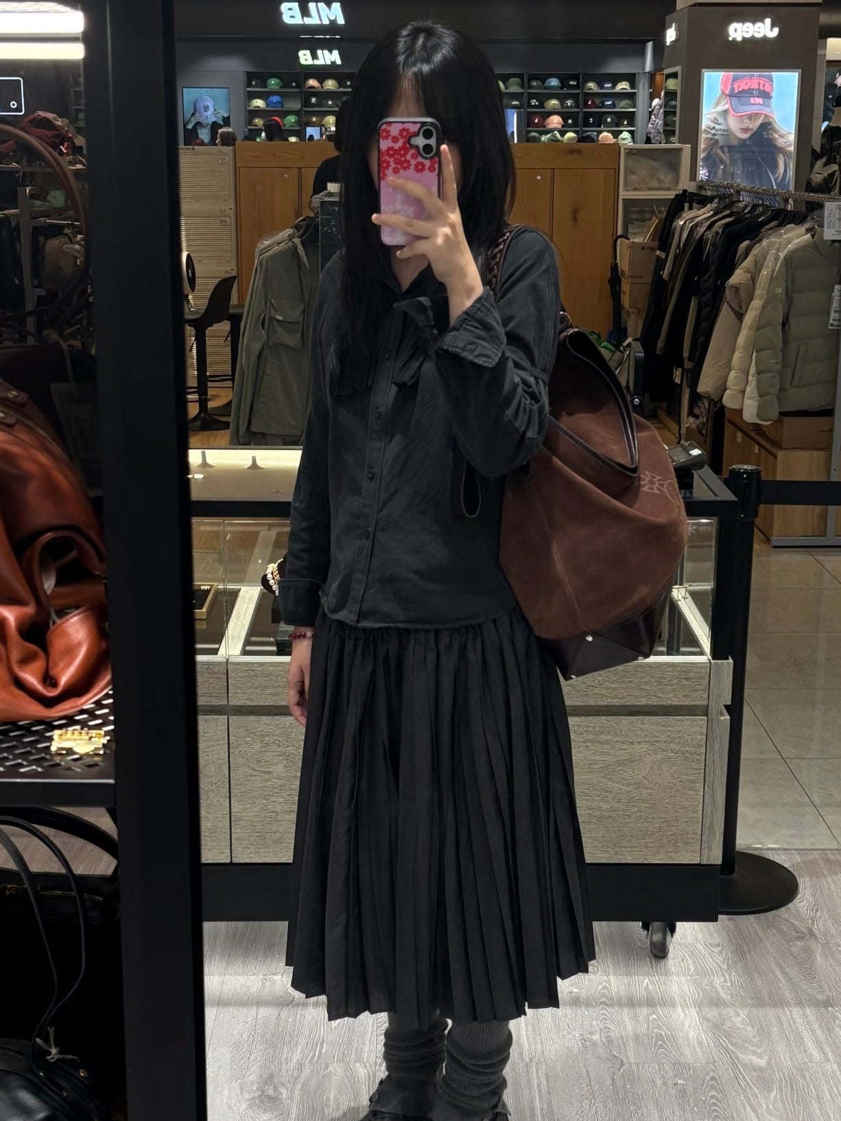 Vivienne Westwood Nancy Hobo Bag 秋冬必備猄皮 [最新上架深啡限量優惠現貨中! 超大容量流浪袋!]