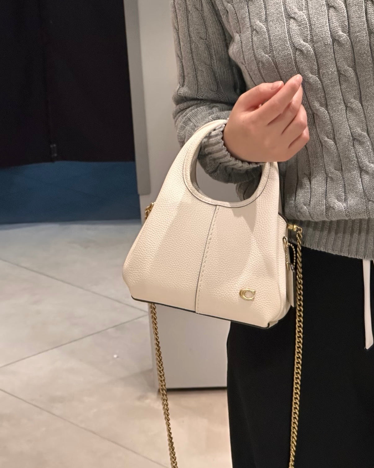 Coach Lana 19［最新上架小尺寸手提袋］