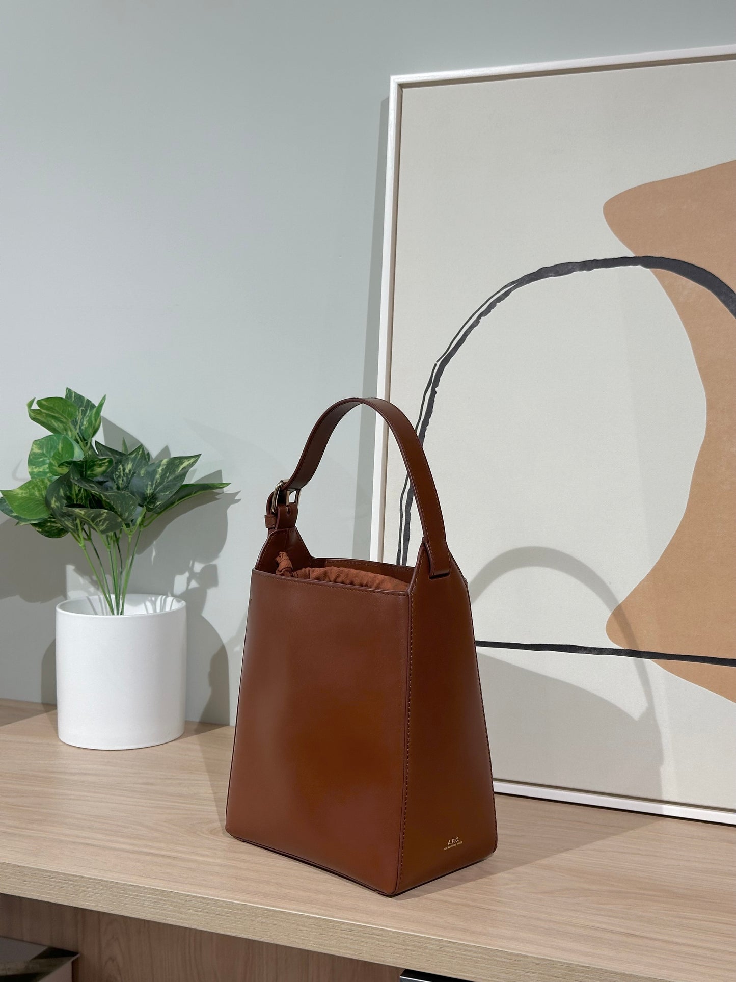 A.P.C. Virginie Bucket Bag 水桶袋 [SMALL]［復古啡最後一個現貨優惠中!]