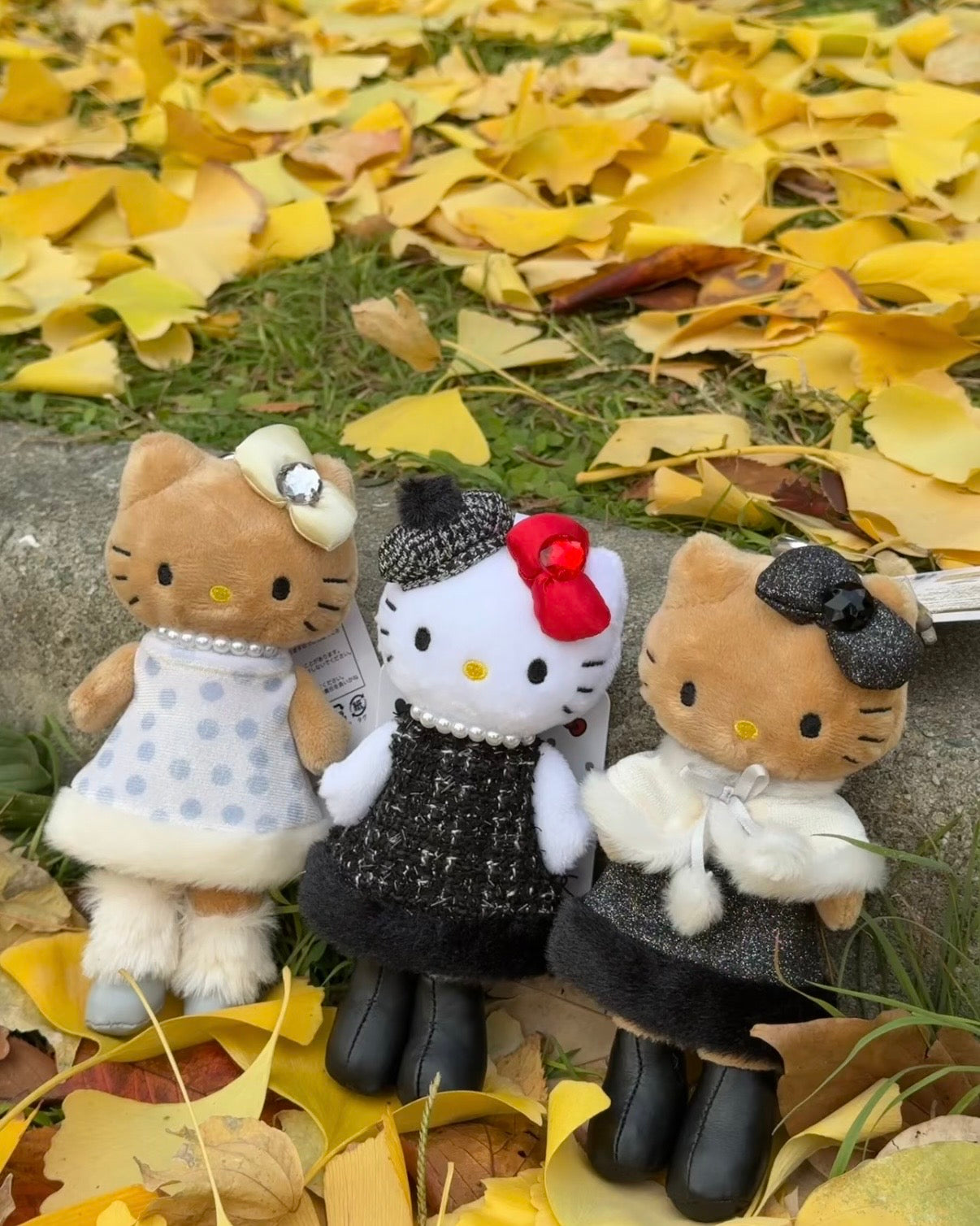 長腿 Hello Kitty 掛飾 𝜗𝜚 日本限定冬天系列 [限時大折扣$119 買2件再免運費 只限順豐站智能櫃]