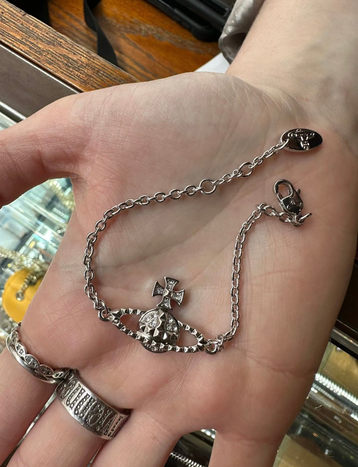 Vivienne Westwood Mayfair Orb Bracelet [鉚釘款］