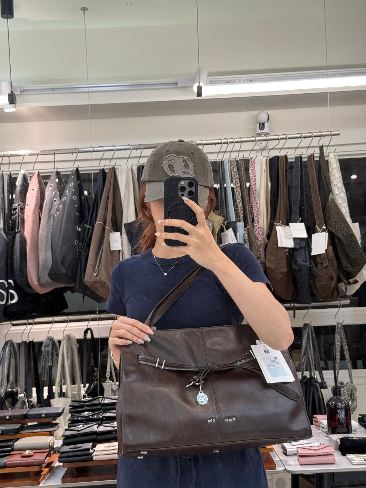 最新韓國選物🇰🇷 Matin Kim Drop Tail Mellow Big Shoulder Bag 垂墜綁繩大法棍袋［法式慵懶 俐落垂結！］
