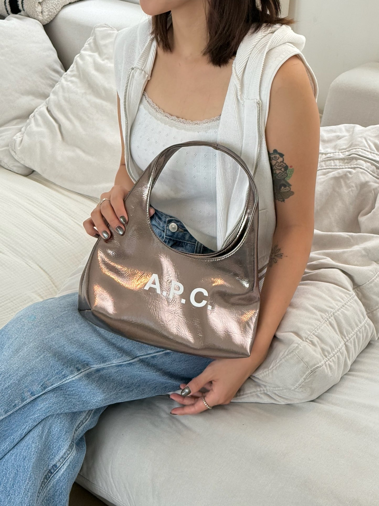 A.P.C. Baby Ninon Shoulder Bag［最新上架! 超可愛腋下袋! 全現貨發售中］