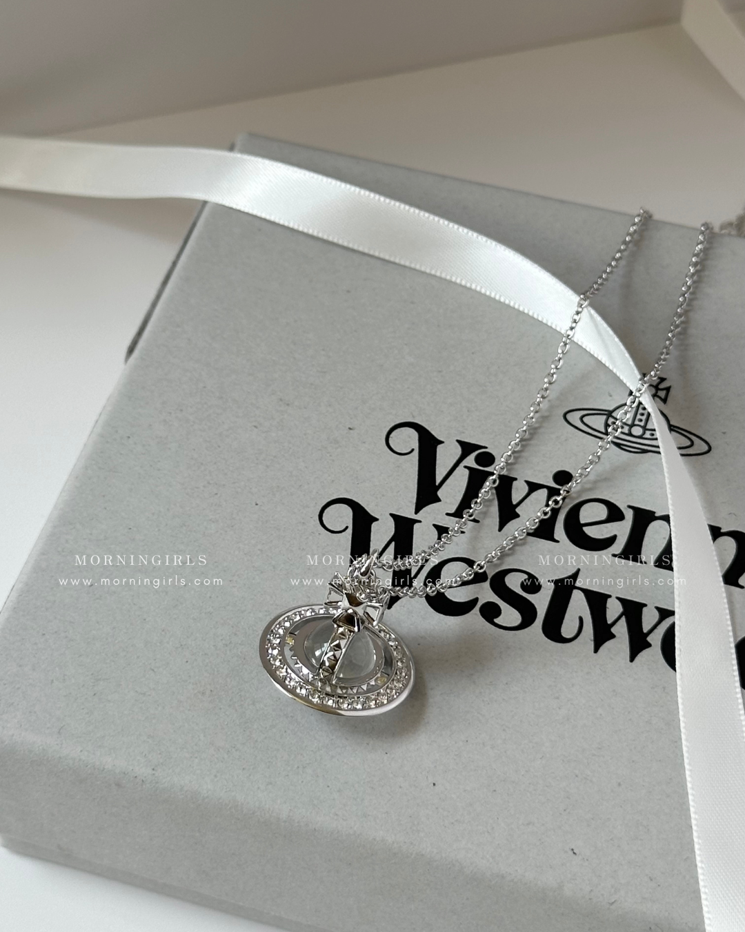 Vivienne Westwood Pina ORB Necklace Medium [清透白鑽星球]