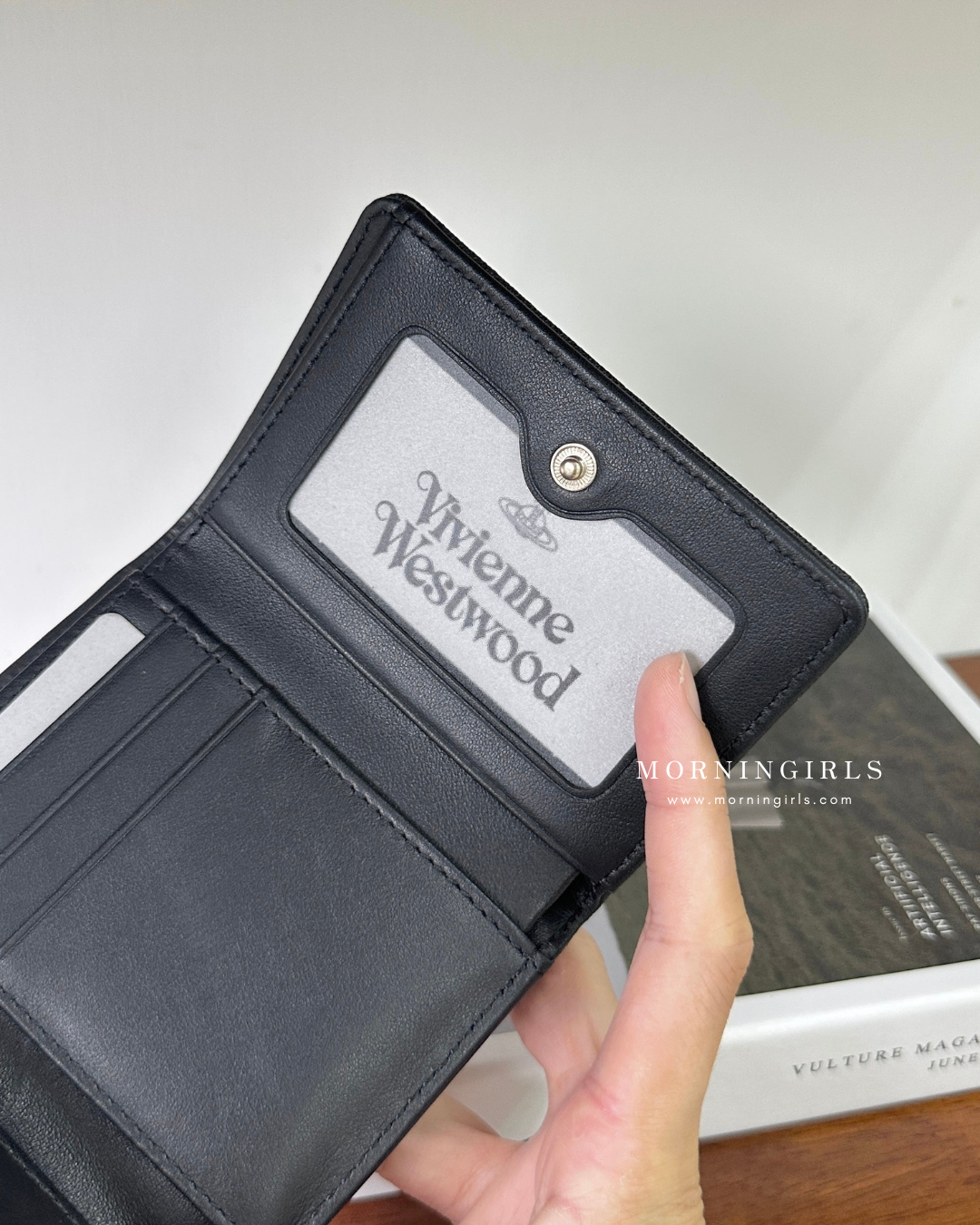 Vivienne Westwood Small Frame Wallet 復古金十字紋 [雙11折上折 超罕有相位! ]