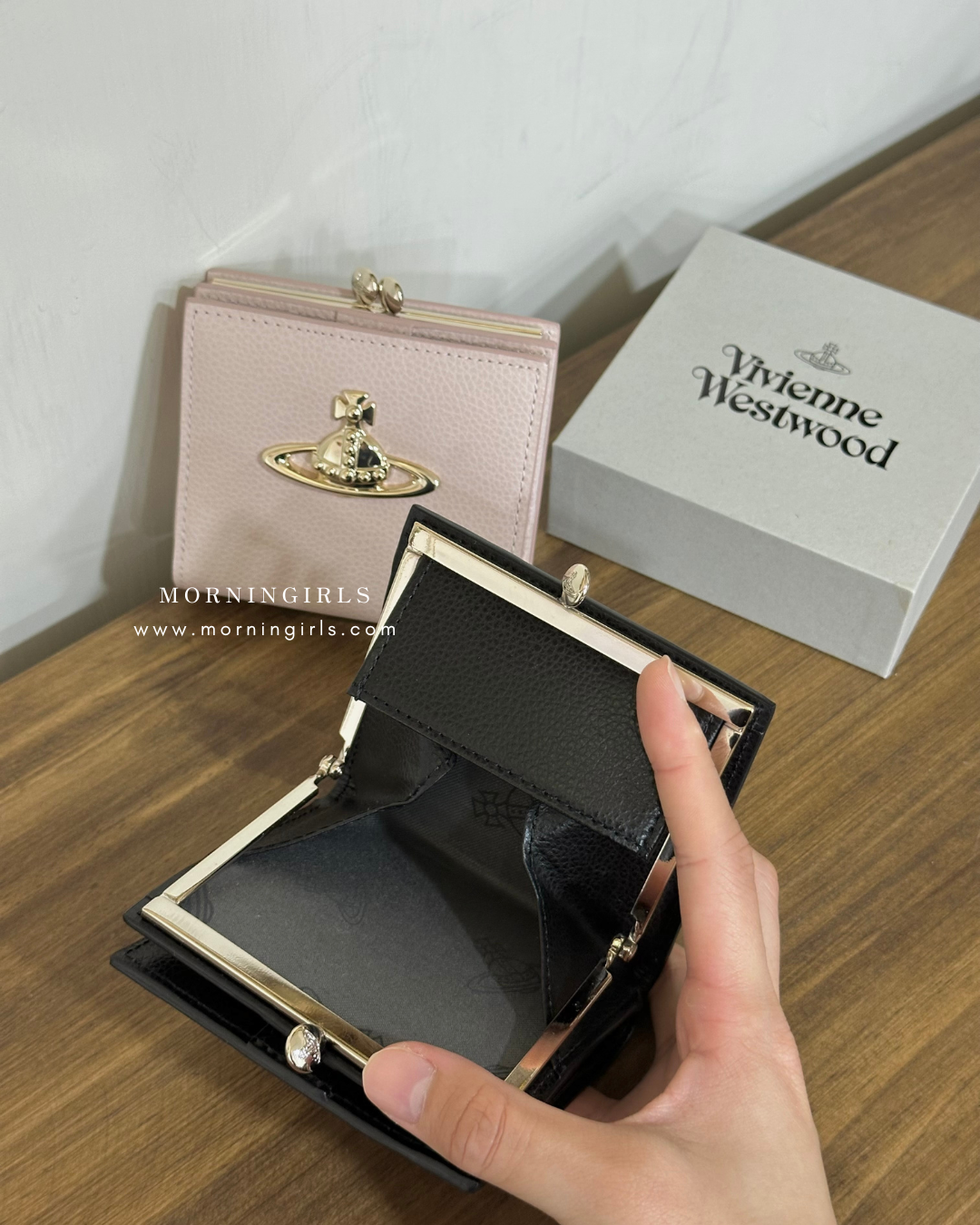 Vivienne Westwood 日本限定2025最新軟身荔枝皮 最推薦正方形小銀包 [專櫃已加價! 最後小量舊價現貨!]