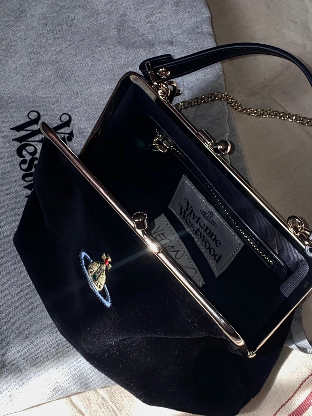 Vivienne Westwood Granny Frame Purse 經典餃子袋 天鵝絨VELVET [限時優惠中!]￼