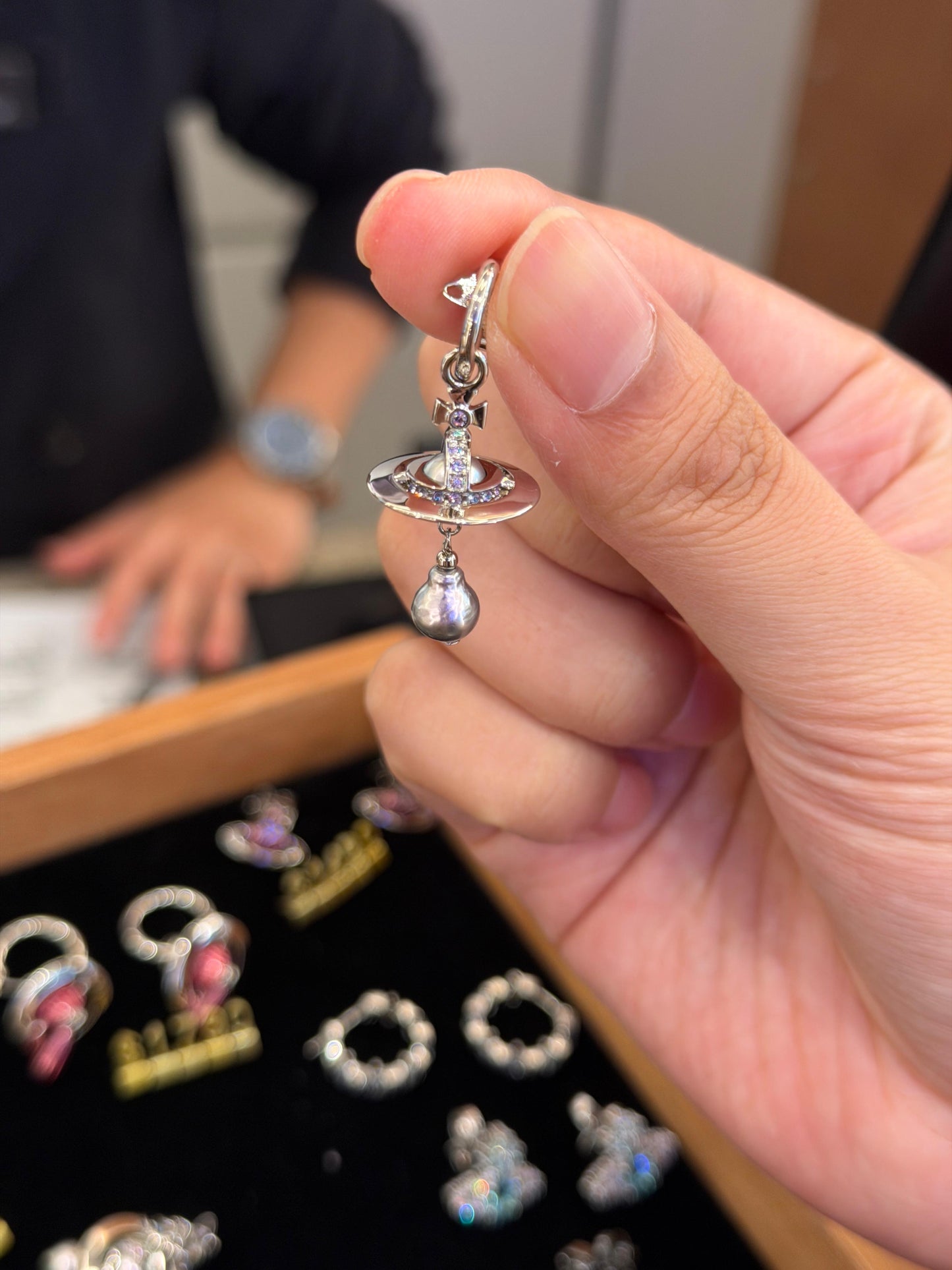 Vivienne Westwood 2026最新限定霧灰紫巴洛克水滴珍珠開賣💜［最新專櫃限定款優惠中］